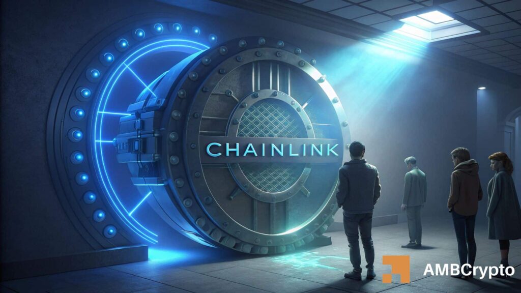 Chainlink stuck in tight range as accumulation rises