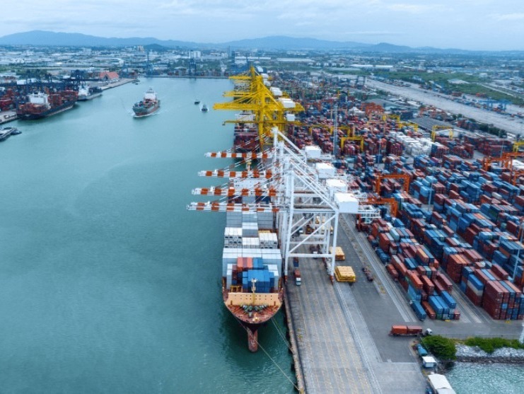 US June import prices +0.3% vs -0.7% expected
