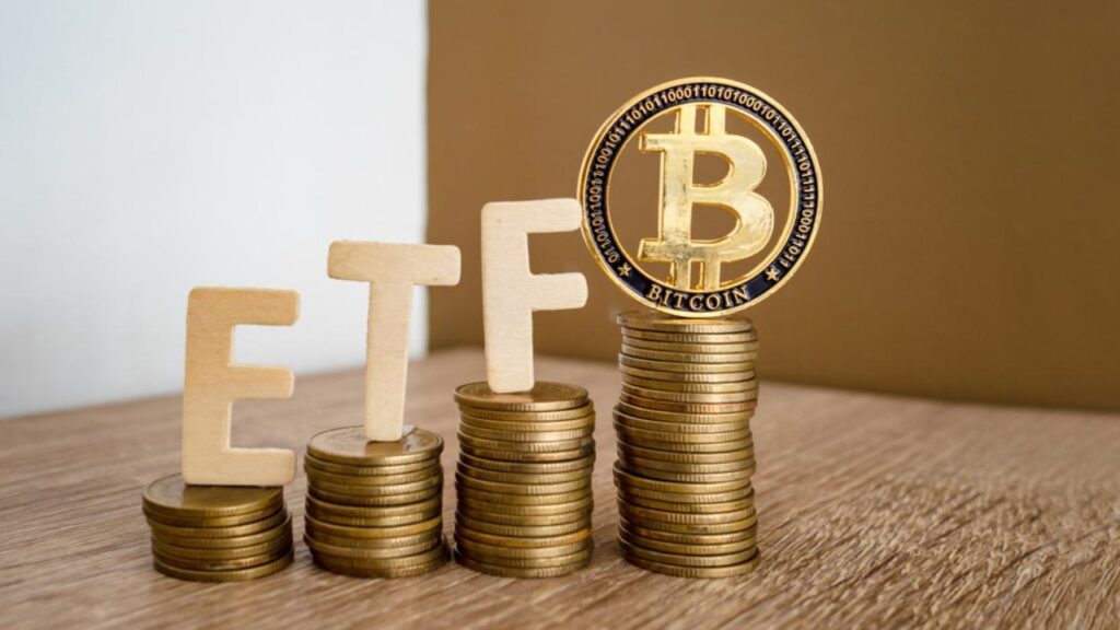 Bitcoin ETFs Add $134M as 7-Day Inflow Streak Hits $2.98B 'Crypto Mom' Hester Peirce Resigns From SEC Effective Oct 2